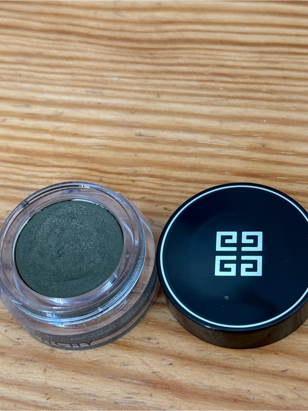 EUC Givenchy OMBRÉ Couture - Cream eyeshadow